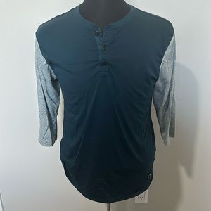 Nike 3/4 Sleeve Baseball Tee. Size Medium.